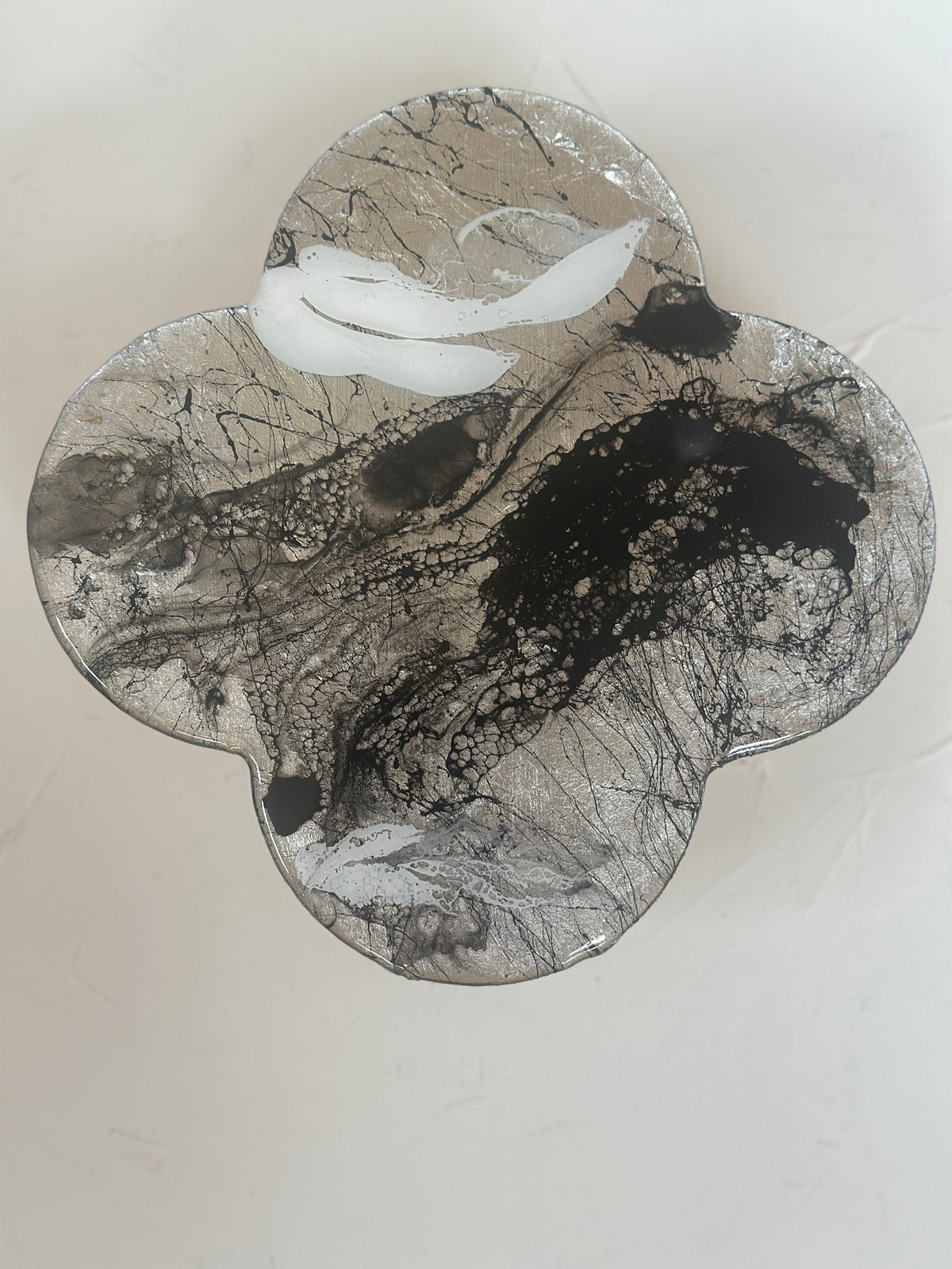 Mini Quatrefoil - Silver Lining