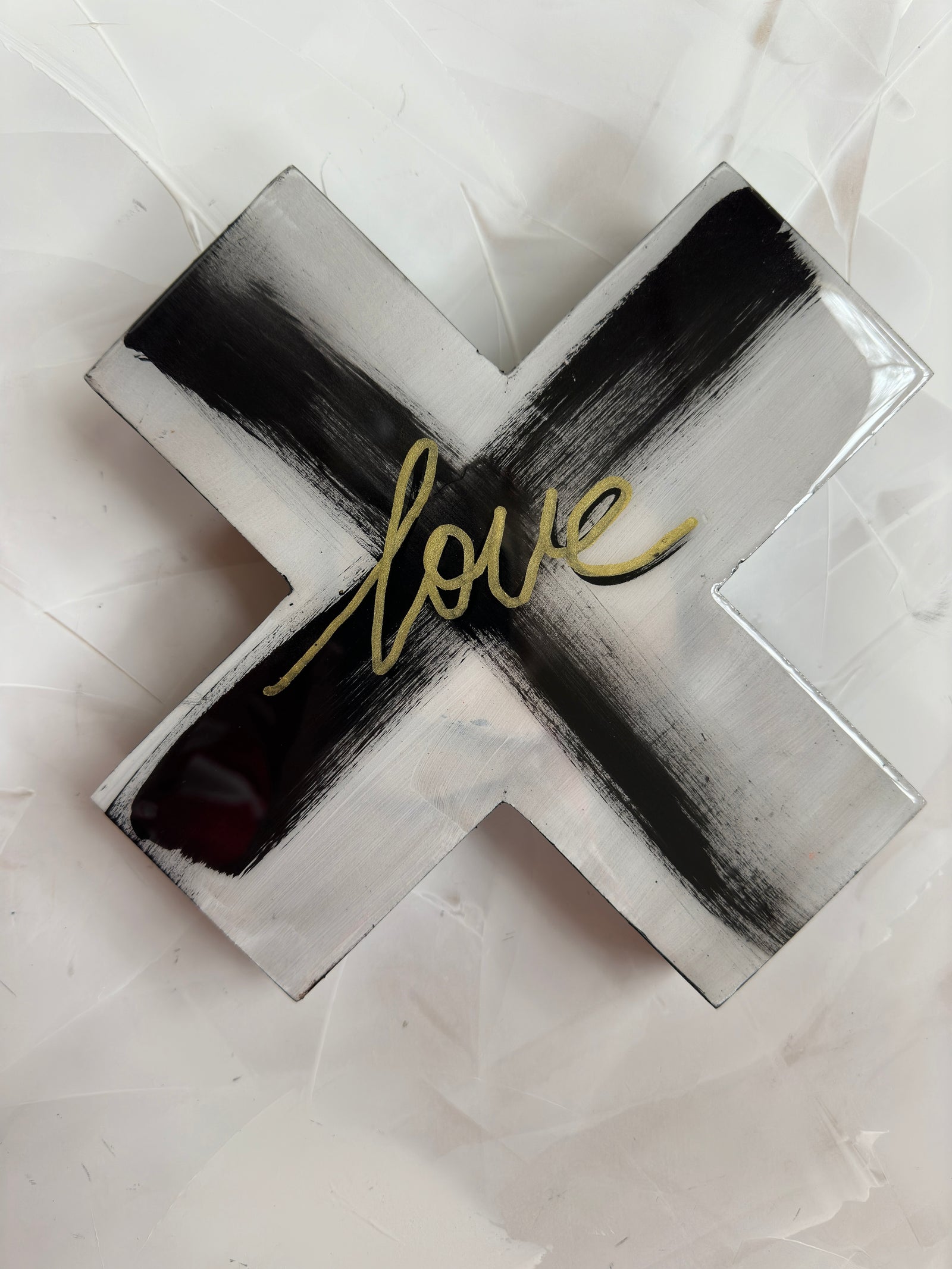 Love - Mini Kiss (Black And White)